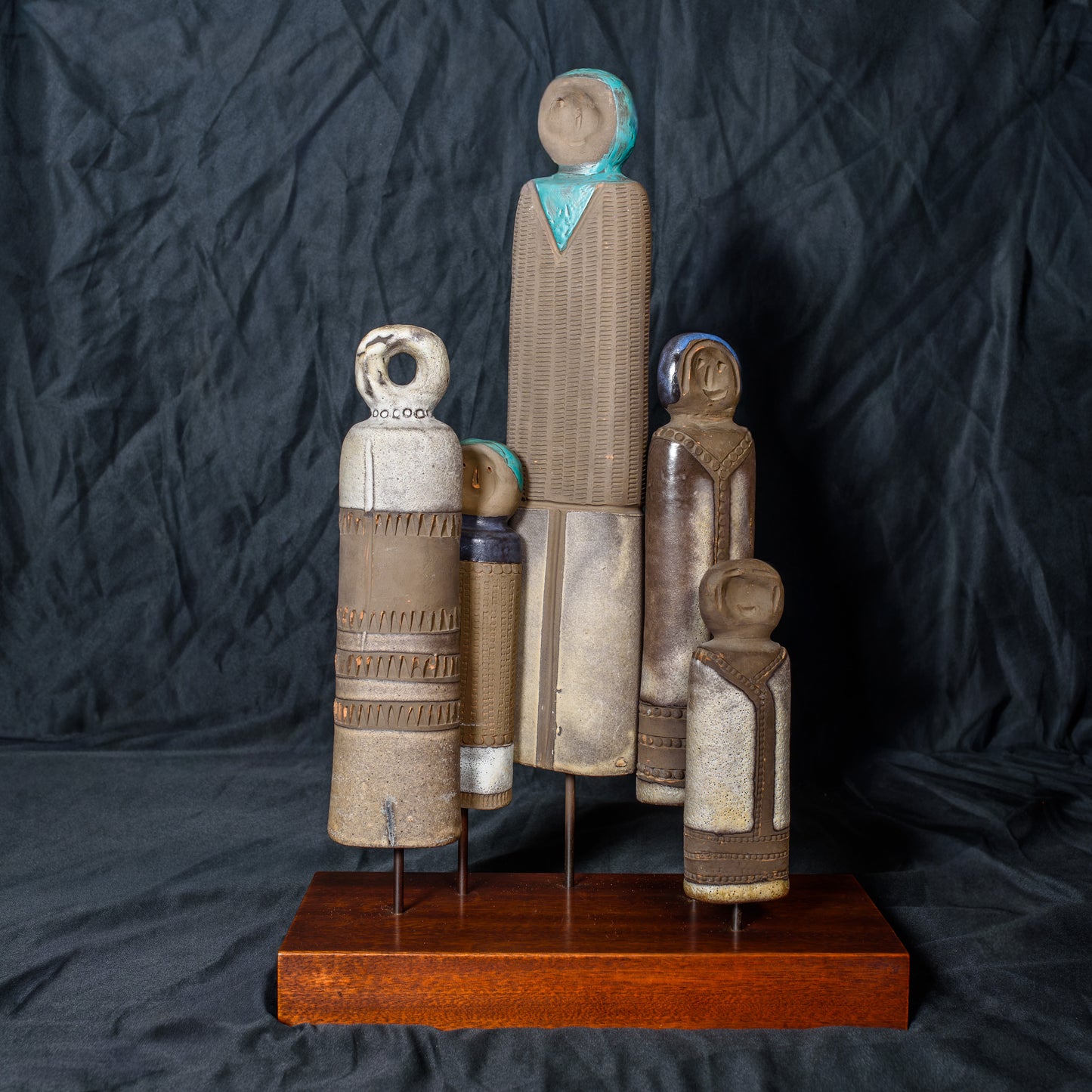 Aldo Londi BiTossi Ceramiche 1959 Talisimo Figures Group of Five on Wooden Base